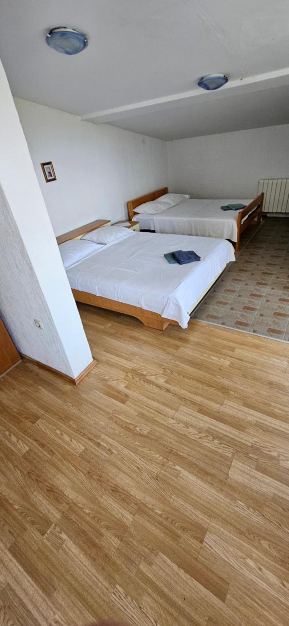 Apartments Hugo Malinska Room photo